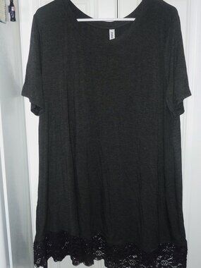 NWT Zenana Signature Dark Charcoal Tunic with Black Lace Hem Size 3X